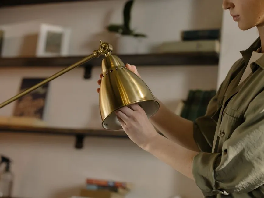 Skuteczne czyszczenie lamp - poradnik bez ryzyka zarysowań