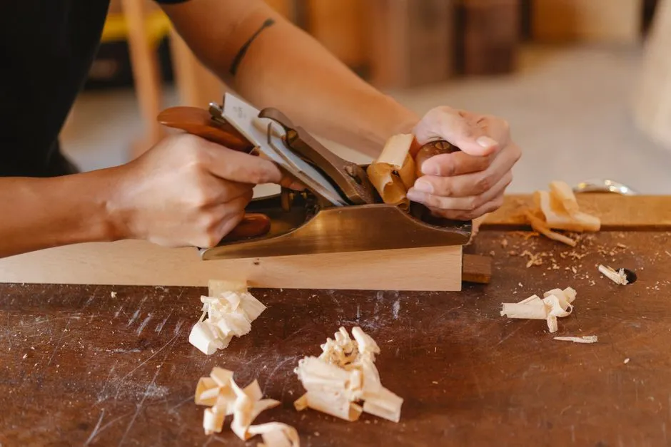 Stół DIY: Kompletny Poradnik, Jak Zrobić Go Samodzielnie w 5 Krokach