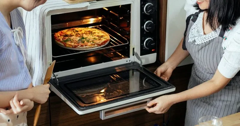 Piec do pizzy w domu - czy warto? Porównanie 4 typów i porady, jak wybrać idealny model