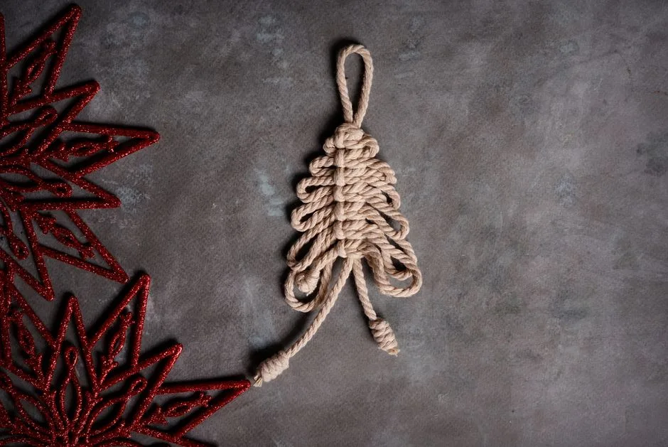 7 Kreatywnych DIY Christmas Tree Pomysłów na Świąteczną Dekorację